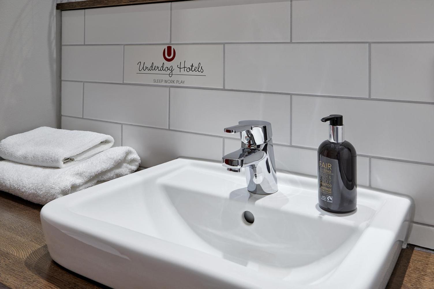 Kroeger By Underdog Hotels Hamburg Room photo